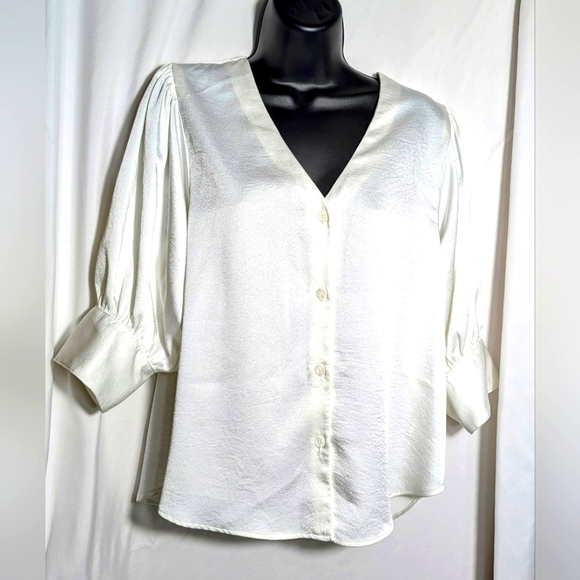 Fifteen Twenty Tops - Women's‎ Fifteen Twenty Cream Satin Blouse, V-Neck, Puff Sleeve| Size M